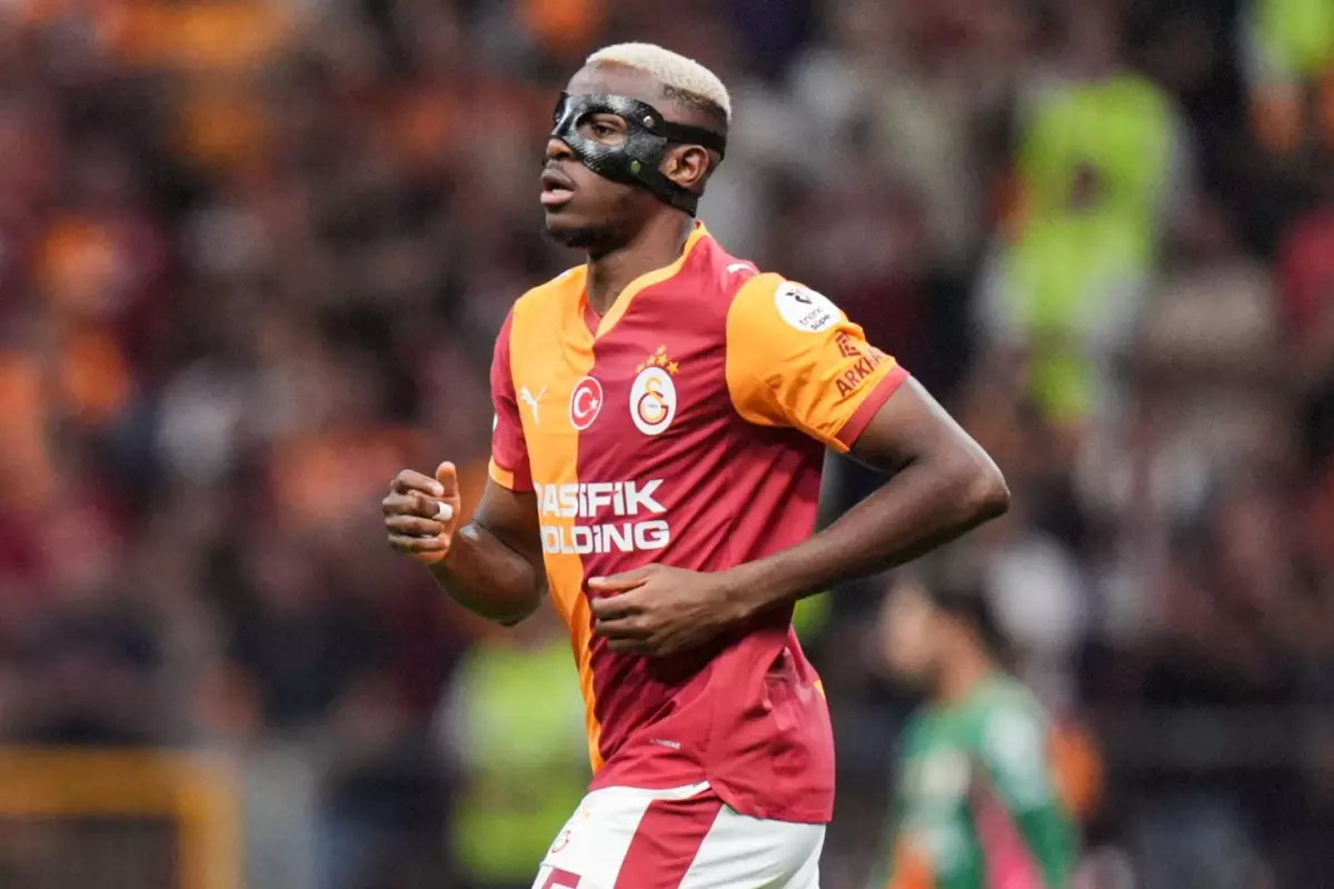 Osimhen'den art arda flaş paylaşımlar