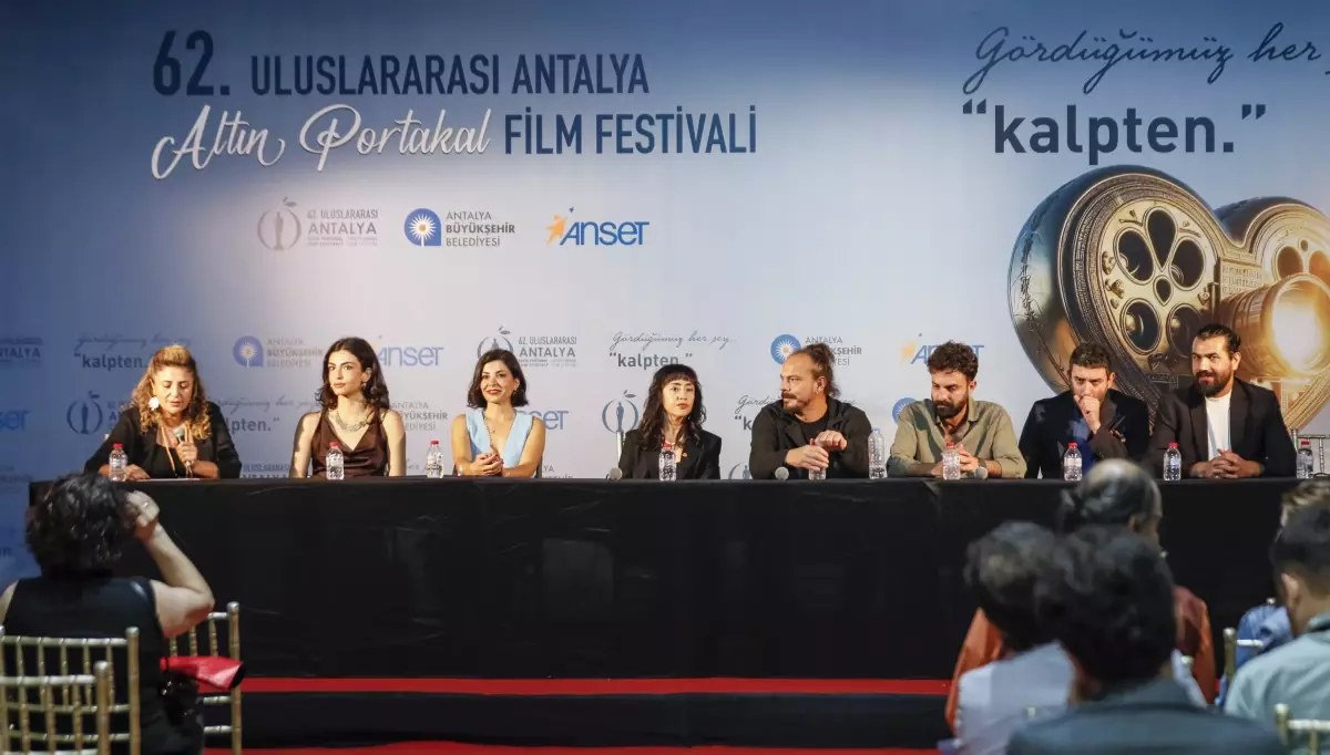 Altın Portakal Film Festivali'nde 'Doğudan Fragmanlar' Filmi Gösterime Girdi